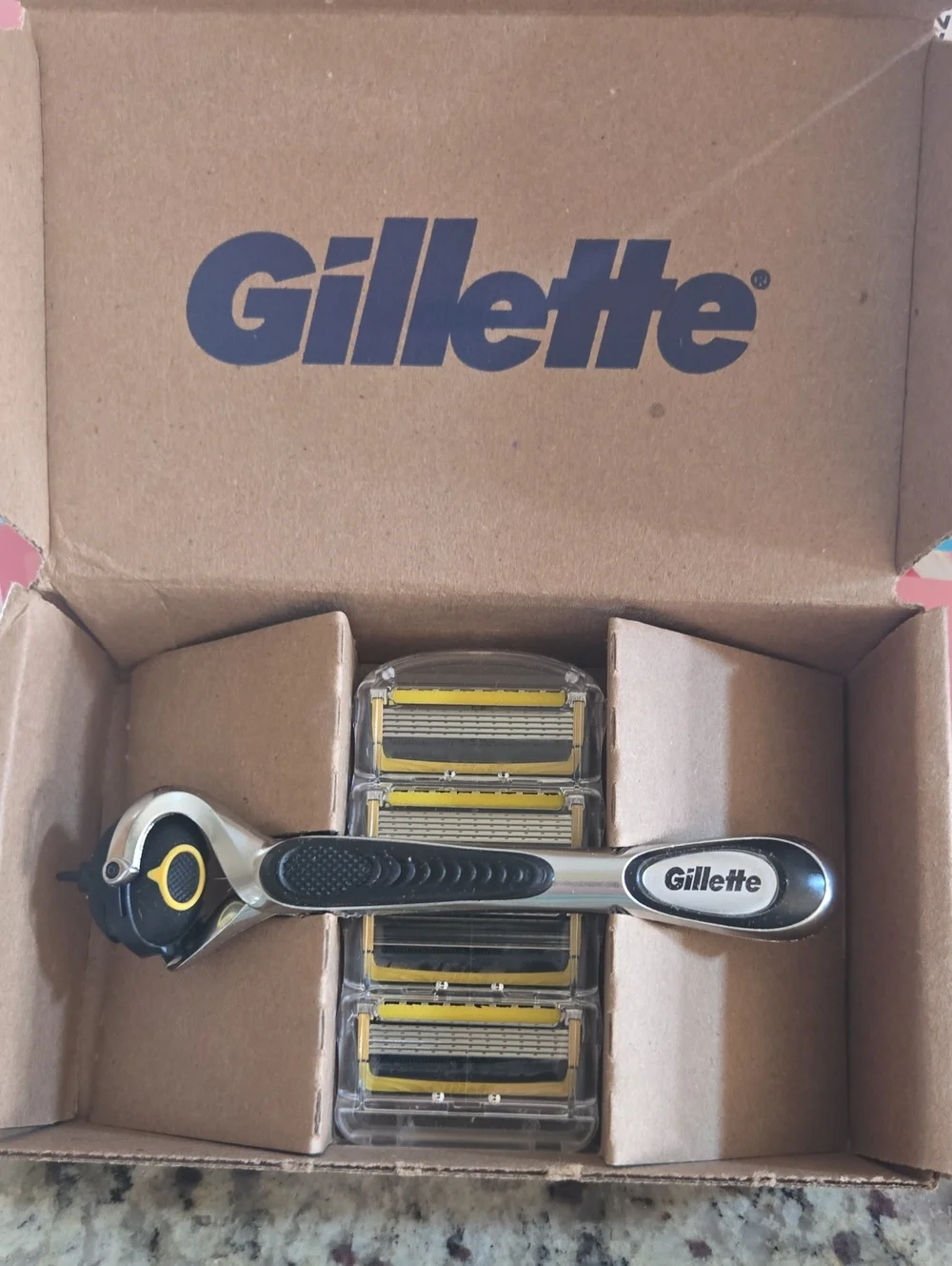 Gillette Mach3 Razor Gift Set – Razor Handle + 4 Cartridges